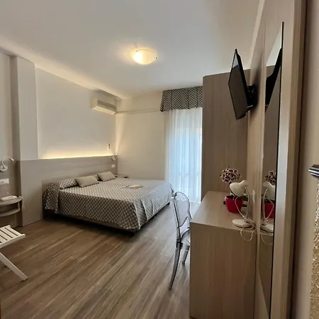 Le Star Hotell 2*